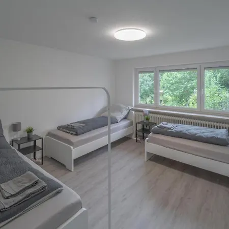 Grosszuegige Monteurwohnung - 4 Schlafzimmer, Kueche & Wlan In - Vl01