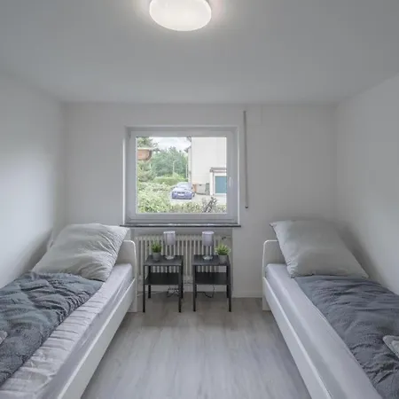 Grosszuegige Monteurwohnung - 4 Schlafzimmer, Kueche & Wlan In - Vl01